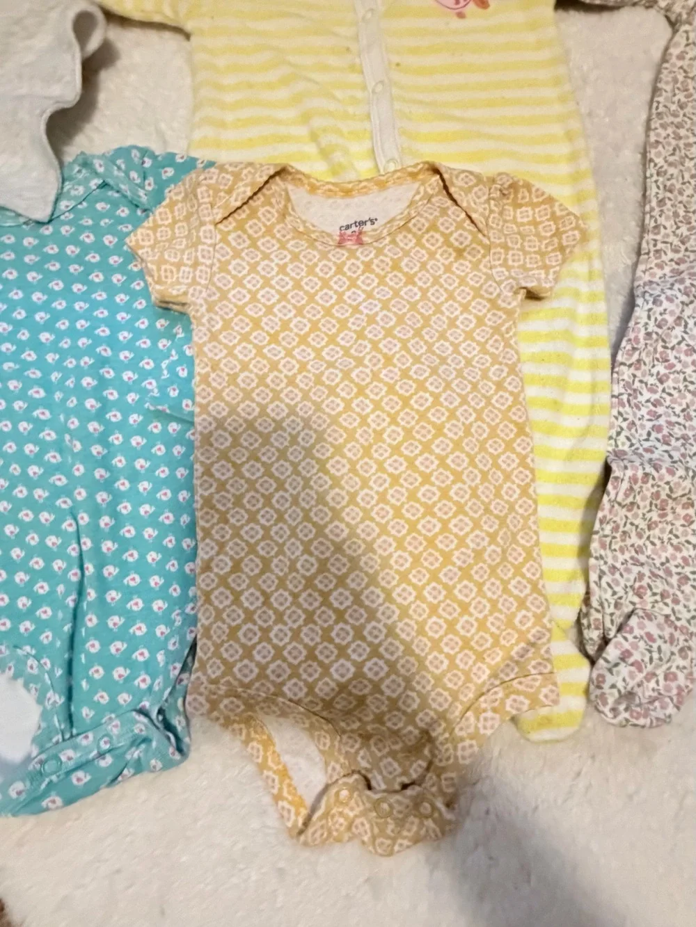 Carters Baby Girls' 10-Piece Everyday Essentials Bundle size 6-9 months